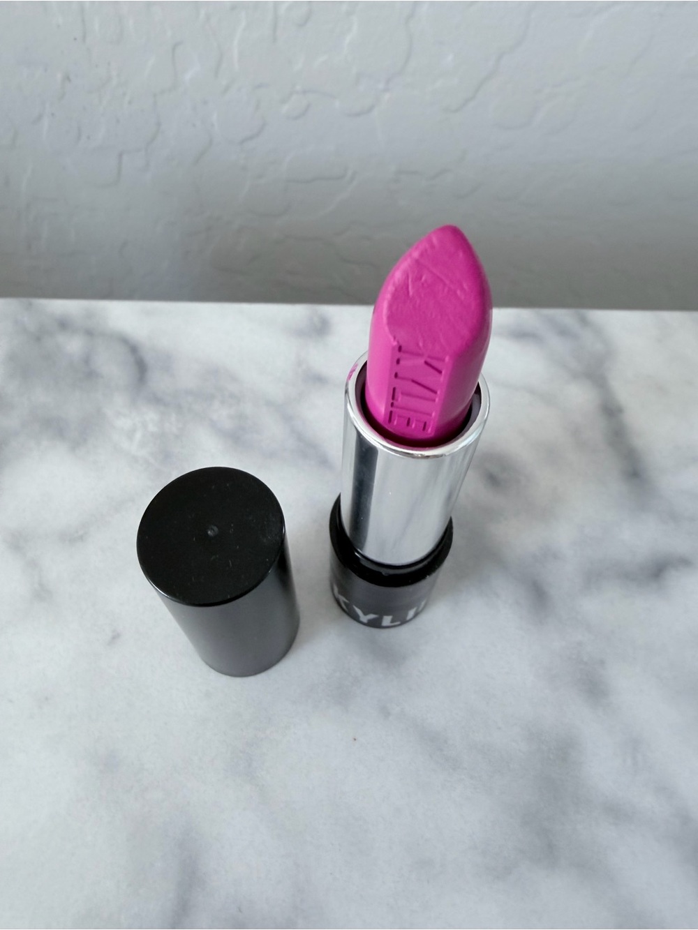 Kylie Cosmetics Bright Fuchsia Lipstick